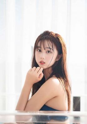 女职员的丝袜 中文字幕